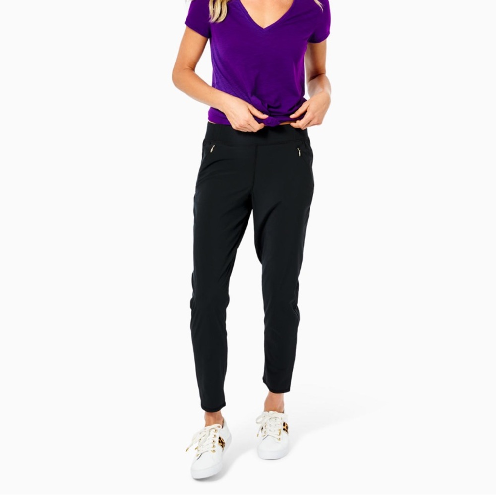 Lilly Pulitzer NWT Luxletic Run Around Pant in Navy.